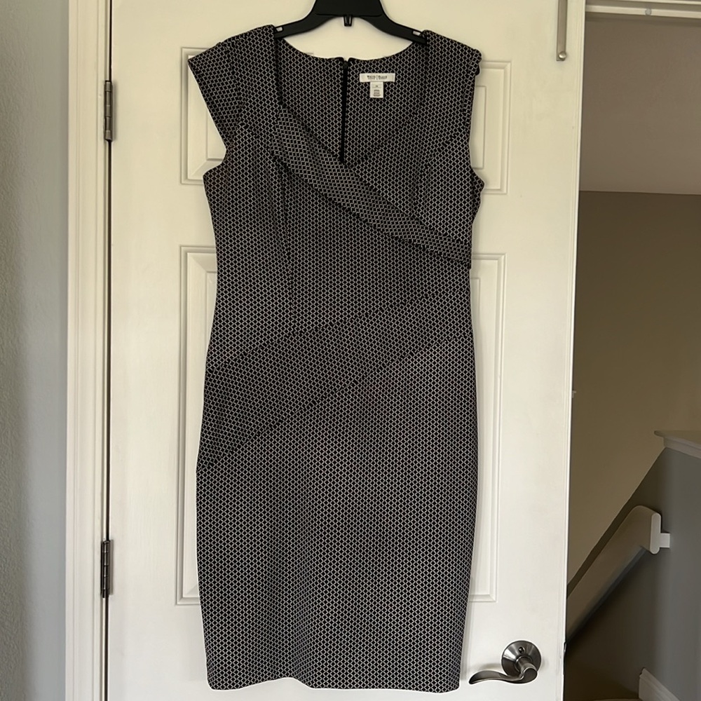 White House, Black market dress